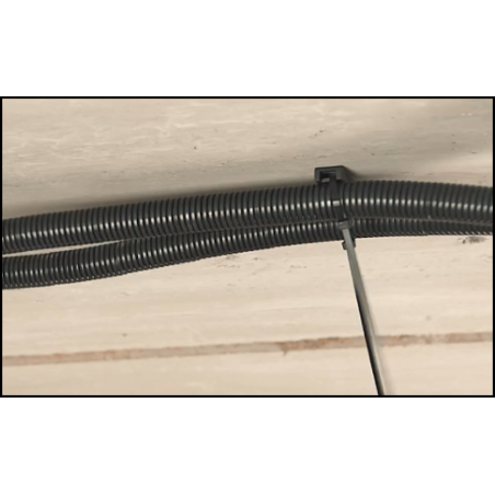 Plastová nastreľovacia príchytka pre viazacie pásky